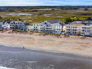 Photo of 178 N End Blvd Salisbury, MA 01952