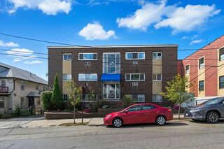 Photo of 416 Belgrade Ave Boston - West Roxbury, MA 02132