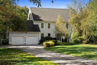 Photo of 8 Arch St Shrewsbury, MA 01545