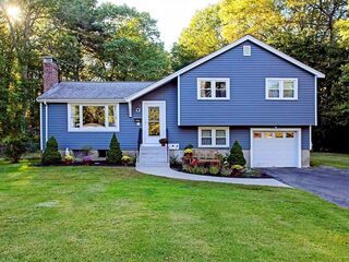 Photo of 303 Oak St Westwood, MA 02090
