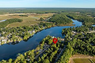 Photo of 25 Lakeview Dr Wareham, MA 02538