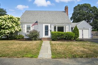 Photo of 7 Rainbow Ter Danvers, MA 01923