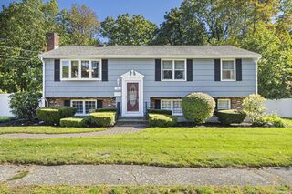 Photo of 86 Damon Rd Rockland, MA 02370