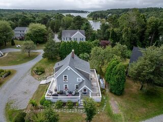 Photo of 4 Blackhall Ct Marion, MA 02738