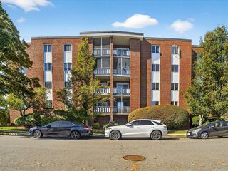 Photo of 33 Lodgen Ct Malden, MA 02148