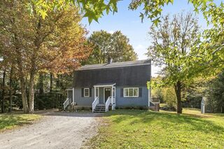 Photo of 28 Holly Dr Gardner, MA 01440