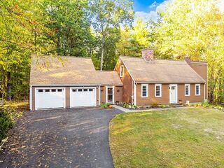 Photo of 8 Country Road Lunenburg, MA 01462