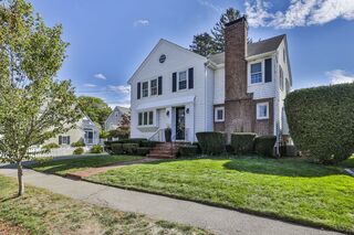 Photo of 10 Lawndale Rd Milton, MA 02186