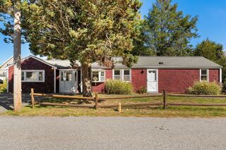Photo of 16 Broad Oak Way Hanover, MA 02339