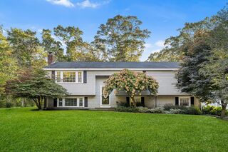 Photo of 9 Bramble Bush Dr Forestdale, MA 02644