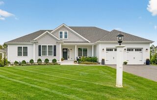 Photo of 10 Shagbark Cir Mattapoisett, MA 02739