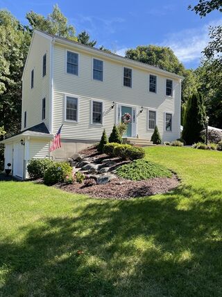 Photo of 89 Holly Ridge Dr Hanson, MA 02341