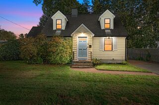 Photo of 19 Snowling Rd Uxbridge, MA 01569
