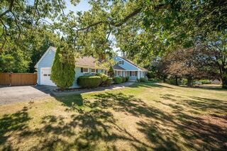 Photo of 219 Topsfield Road Wenham, MA 01984