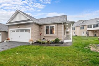 Photo of 14 Stratford Village Dr Millbury, MA 01527