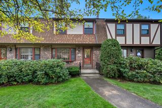 Photo of real estate for sale located at 18 Scotty Hollow Dr Chelmsford, MA 01824