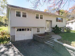 Photo of 75 Highland St Townsend, MA 01469
