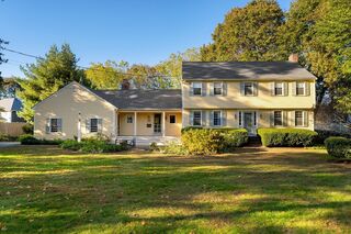 Photo of 89 Walnut Street Reading, MA 01867