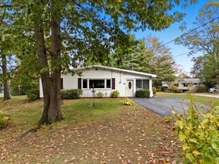 Photo of 44 Hemlock Drive Lunenburg, MA 01462