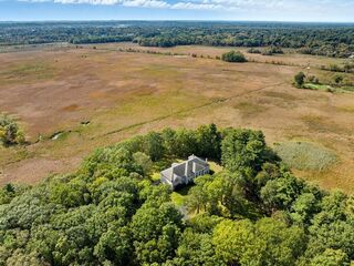 Photo of real estate for sale located at 11 Elizabeth Way Lynnfield, MA 01940