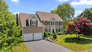 Photo of real estate for sale located at 45 Piccadilly Way Westborough, MA 01581