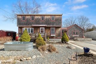 Photo of real estate for sale located at 123 Jeffreys Neck Rd Ipswich, MA 01938