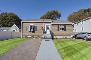Photo of real estate for sale located at 19 Arnold Ave Peabody, MA 01960