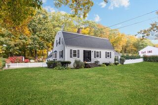 Photo of 249 High St Hingham, MA 02043