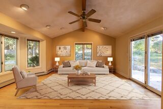 Photo of 195 High St Holliston, MA 01746