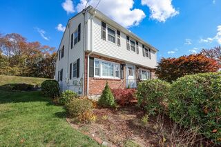 Photo of 121 Old Marsh Hill Rd Dracut, MA 01826
