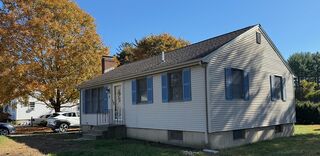 Photo of 4 Munroe Dr Plainville, MA 02762