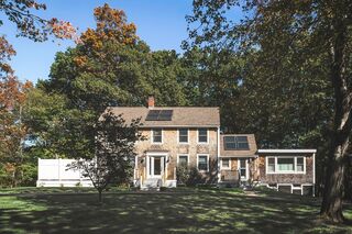 Photo of 8 Old Essex Rd Ipswich, MA 01938