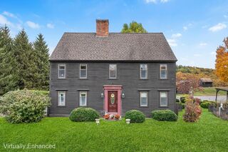 Photo of 4 Lincoln St Lunenburg, MA 01462