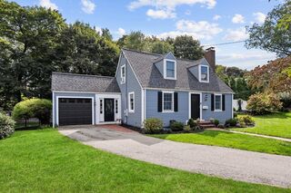 Photo of 15 Bayberry Rd Hingham, MA 02043