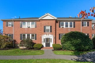 Photo of 33 Hammond Pond Pkwy Chestnut Hill, MA 02467