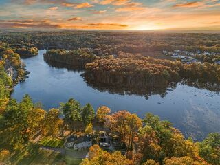 Photo of 89 Lakeview Ave Bellingham, MA 02019