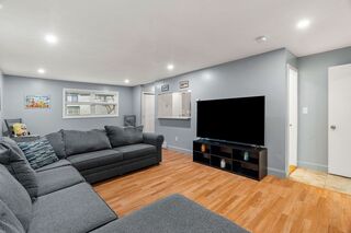 Photo of 20 Mason Ct Amesbury, MA 01913