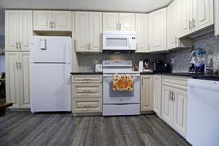 Photo of 39 Pleasant St Northborough, MA 01532