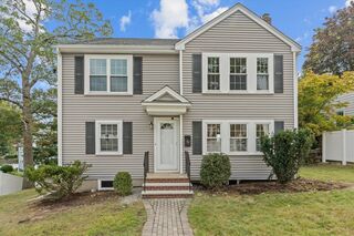 Photo of real estate for sale located at 91 Prentice St Waltham, MA 02451