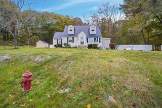 Photo of 18 Mumford Rd Sutton, MA 01590