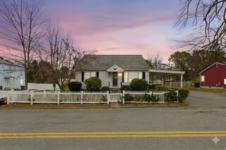 Photo of 429 Oak Hill Rd Fitchburg, MA 01420