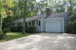 Photo of 19 Oriole Ln Marstons Mills, MA 02648