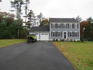 Photo of real estate for sale located at 33 Cobblestone Ln Middleboro, MA 02346