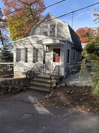 Photo of 11 Cogswell Rd North Reading, MA 01864