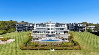 Photo of 35 Littles Point Rd Swampscott, MA 01907