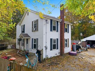 Photo of 36 Elm St Uxbridge, MA 01569