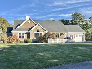 Photo of 54 Overlook Cir Plymouth, MA 02360