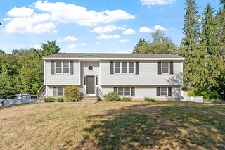 Photo of real estate for sale located at 3 Oakdale Road Wilmington, MA 01887