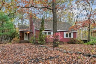 Photo of 601 Flat Hill Rd Lunenburg, MA 01462