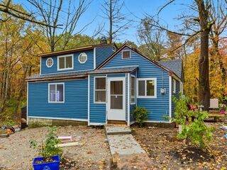 Photo of 2 Shady Ln Leicester, MA 01524